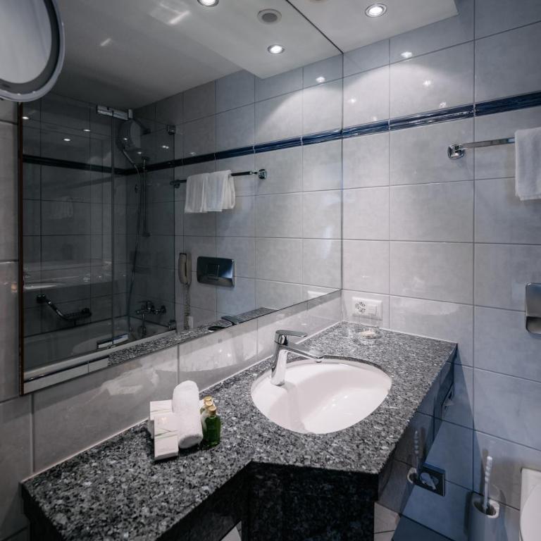 Kongress Hotel Davos - Superior Doppelzimmer - 11