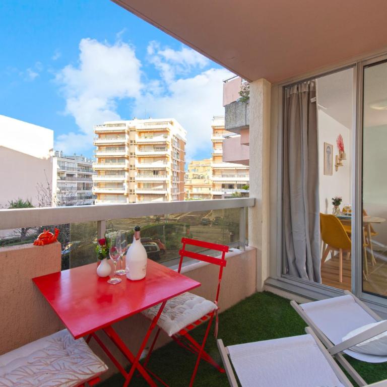 Chic studio près de la plage - climatisé - Studio avec Balcon - 22