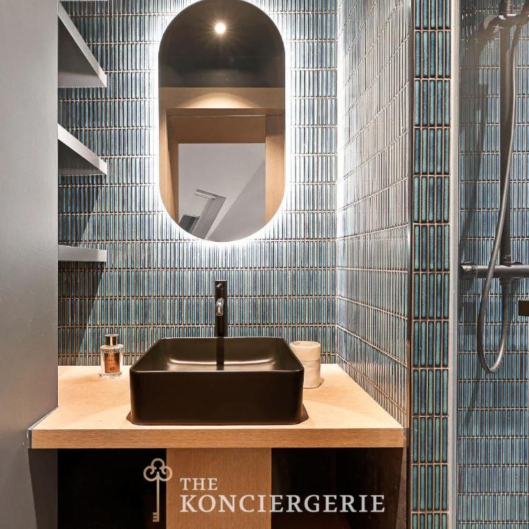 Luxe sous les toits de Paris avec vue Tour Eiffel - Appartement - 8