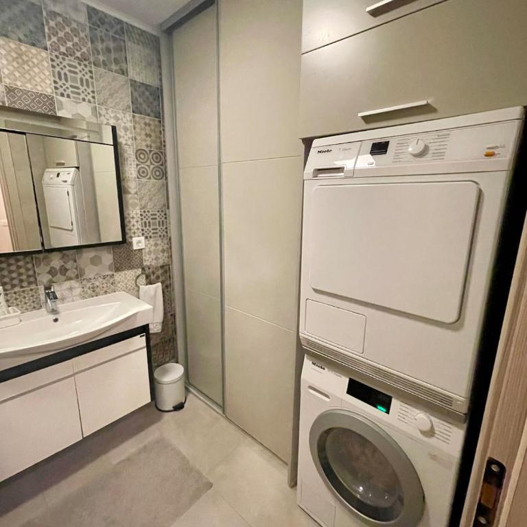 Apartment Zoe - Three-Bedroom Apartment - 23