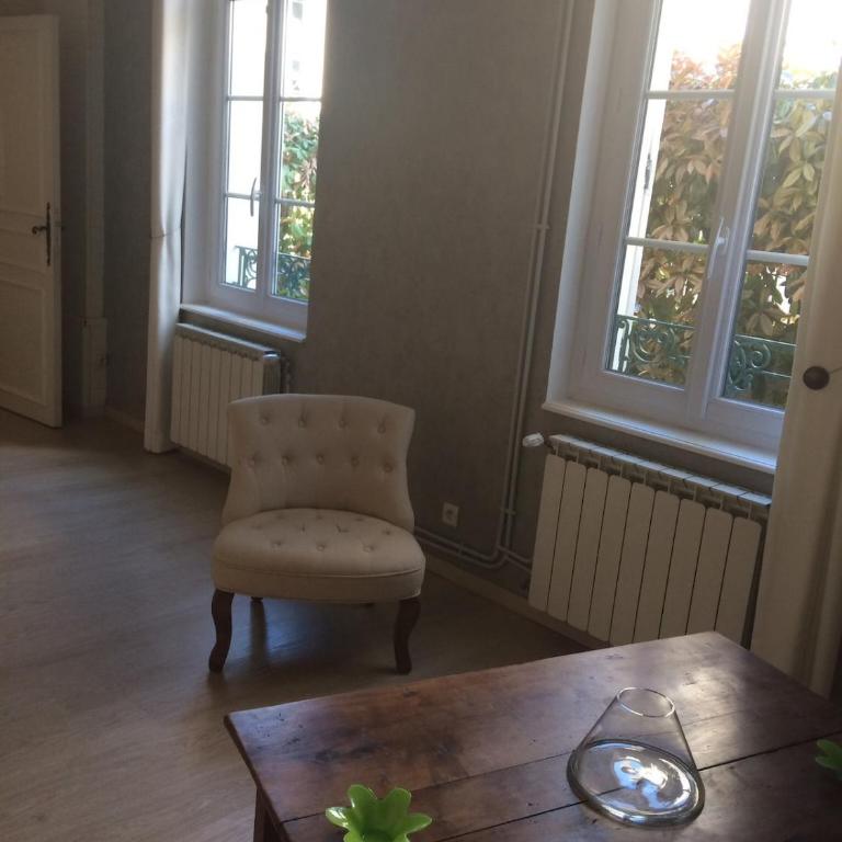 Bel espace dans maison de charme proche centre Clermont-Ferrand - One-Bedroom Apartment - 3