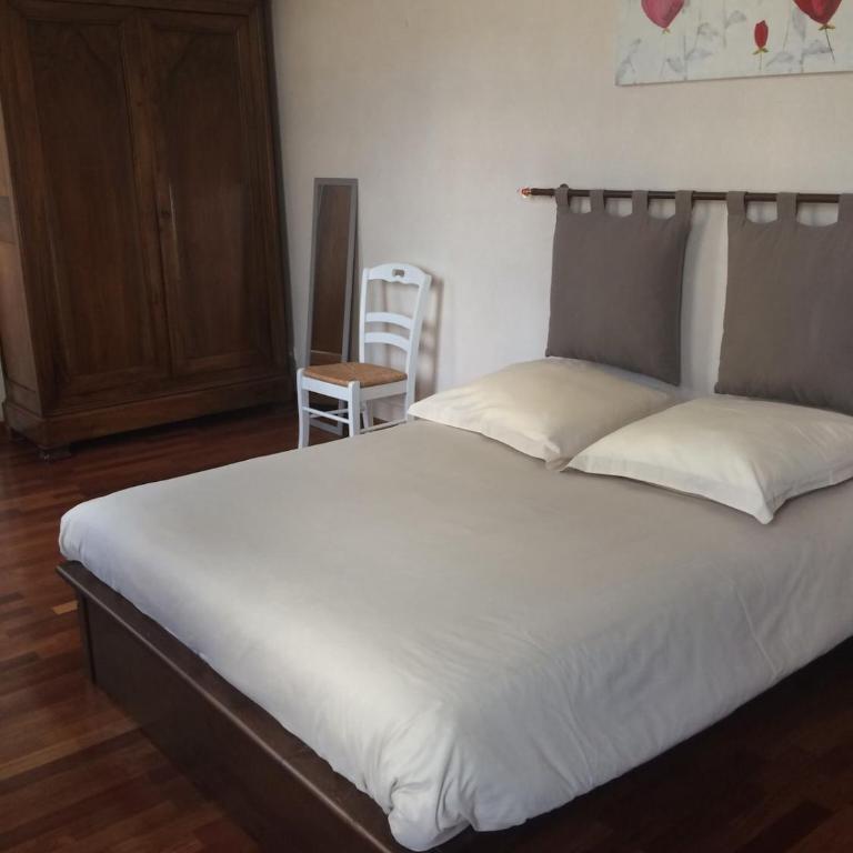 Bel espace dans maison de charme proche centre Clermont-Ferrand - One-Bedroom Apartment - 4