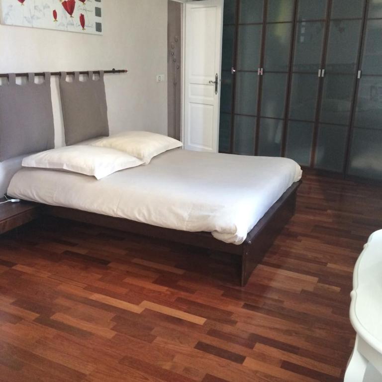 Bel espace dans maison de charme proche centre Clermont-Ferrand - One-Bedroom Apartment - 5
