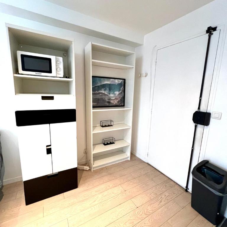 Bright 1 bedroom first floor near Republique Paris 10 - Appartement 1 Chambre - 4
