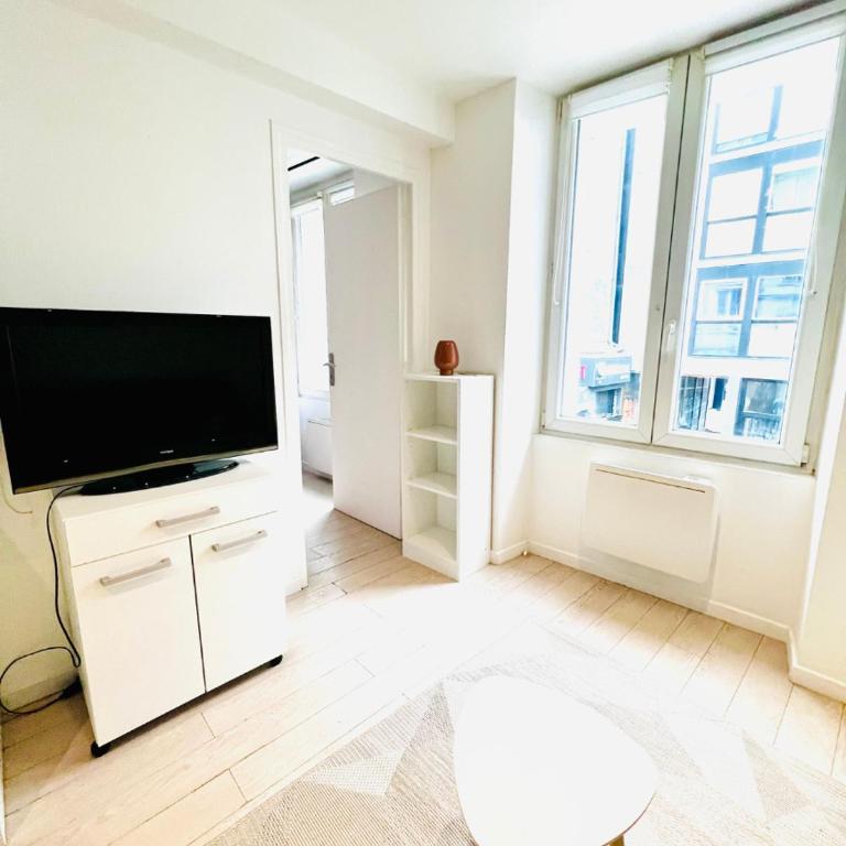 Bright 1 bedroom first floor near Republique Paris 10 - Appartement 1 Chambre - 5
