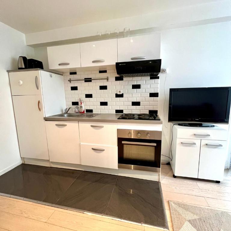 Bright 1 bedroom first floor near Republique Paris 10 - Appartement 1 Chambre - 2