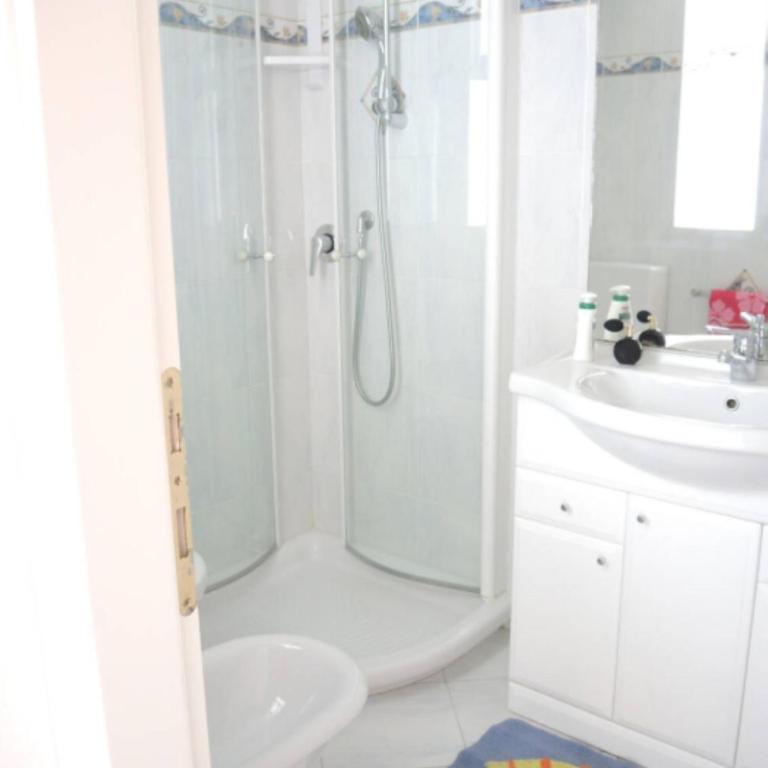 Beachside flat with balcony - Appartamento - 9