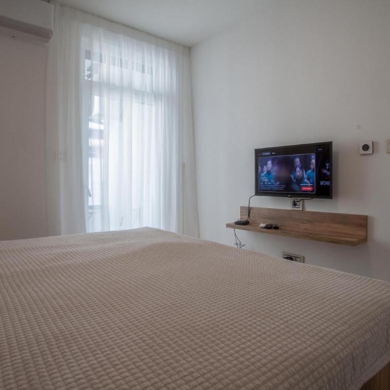 Grand Stay Apartment I Free Private Parking - Apartman sa 3 Spavaće Sobe i Balkonom - 13