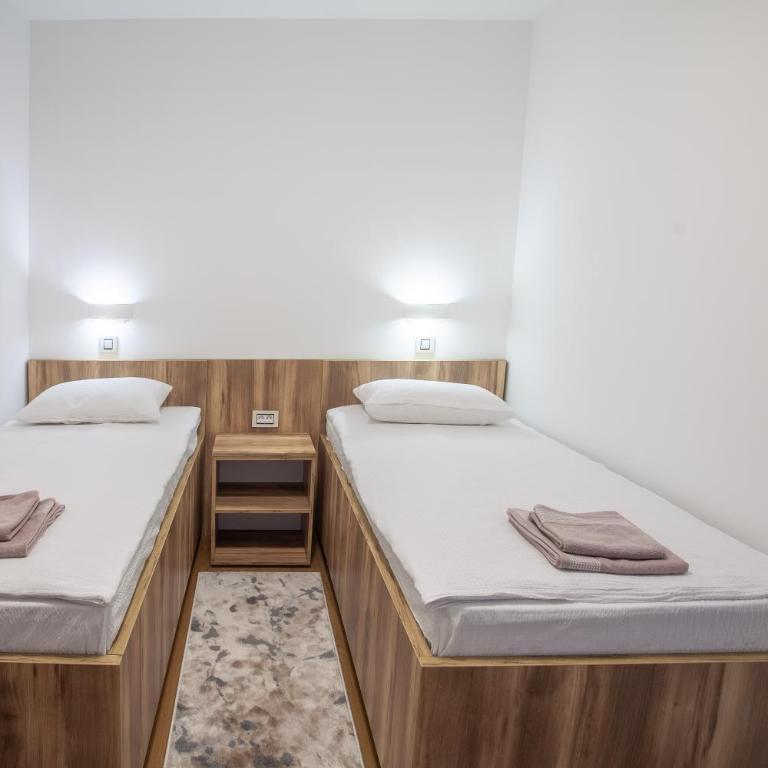 Grand Stay Apartment I Free Private Parking - Apartman sa 3 Spavaće Sobe i Balkonom - 15