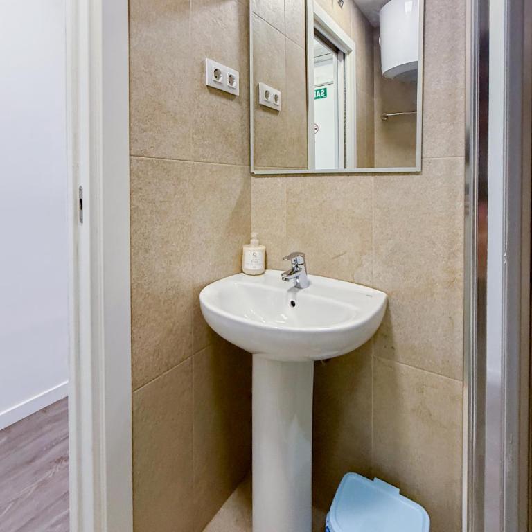 Comodo Aparta Estudio en Ronda de Valencia A4 - Apartamento Estudio - 23