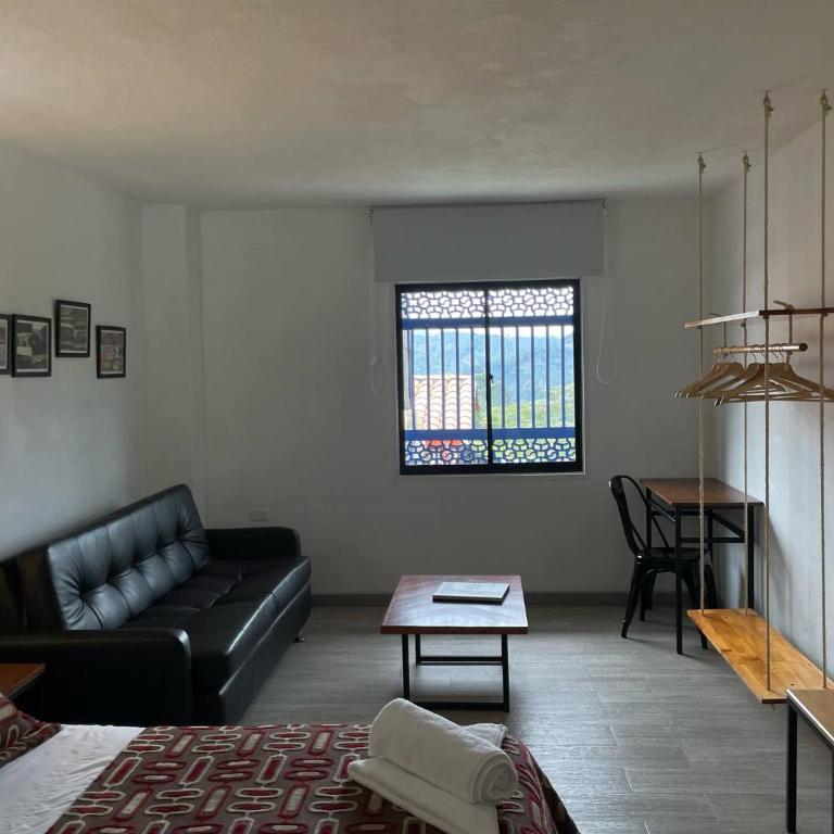 CASA AZUL LA GARRUCHA Transporte, Tours y Más - Deluxe Room - 7