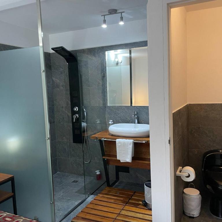 CASA AZUL LA GARRUCHA Transporte, Tours y Más - Standard Double Room - 5