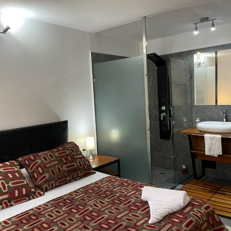 CASA AZUL LA GARRUCHA Transporte, Tours y Más - Standard Double Room - 4
