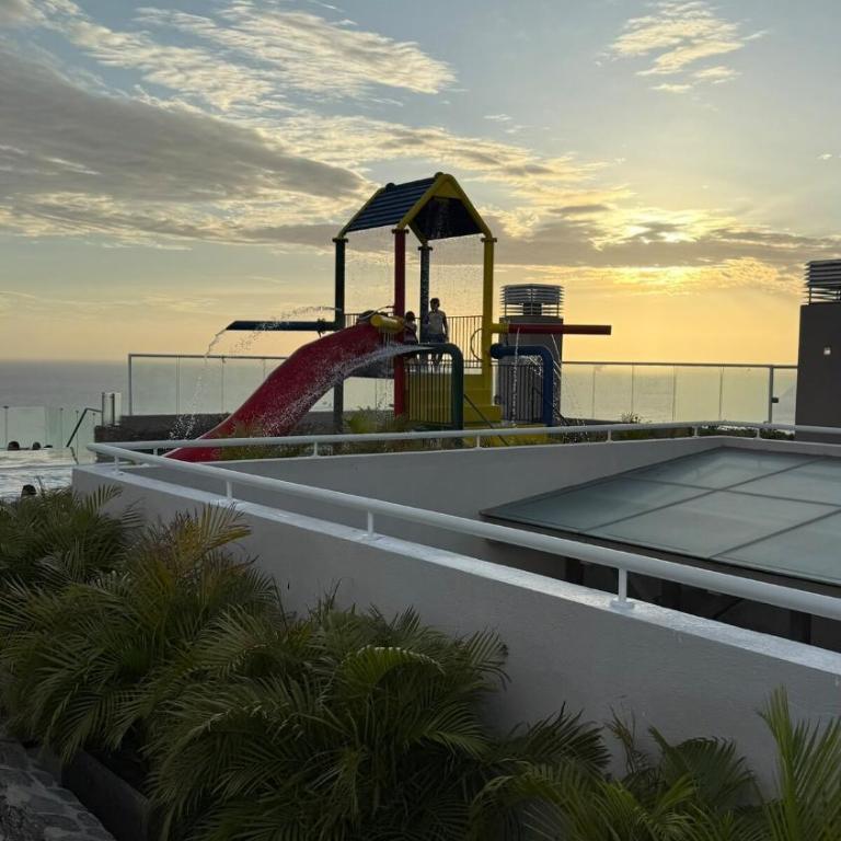 Apto con vista al mar, piscinas, Jacuzzis y Club de Playa en Reserva del Mar - Four-Bedroom Deluxe Apartment - 14