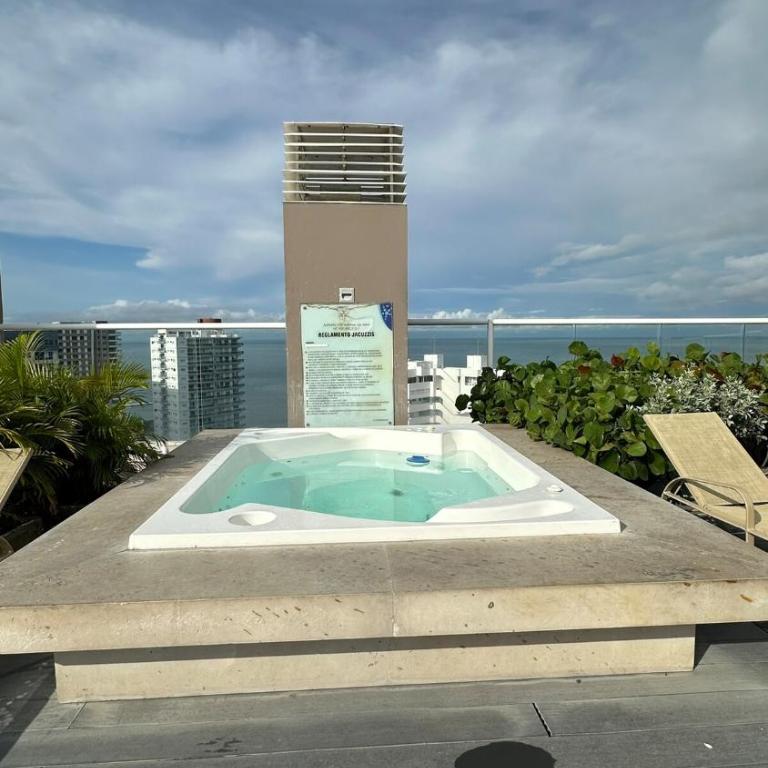 Apto con vista al mar, piscinas, Jacuzzis y Club de Playa en Reserva del Mar - Apartment with Sea View - 15