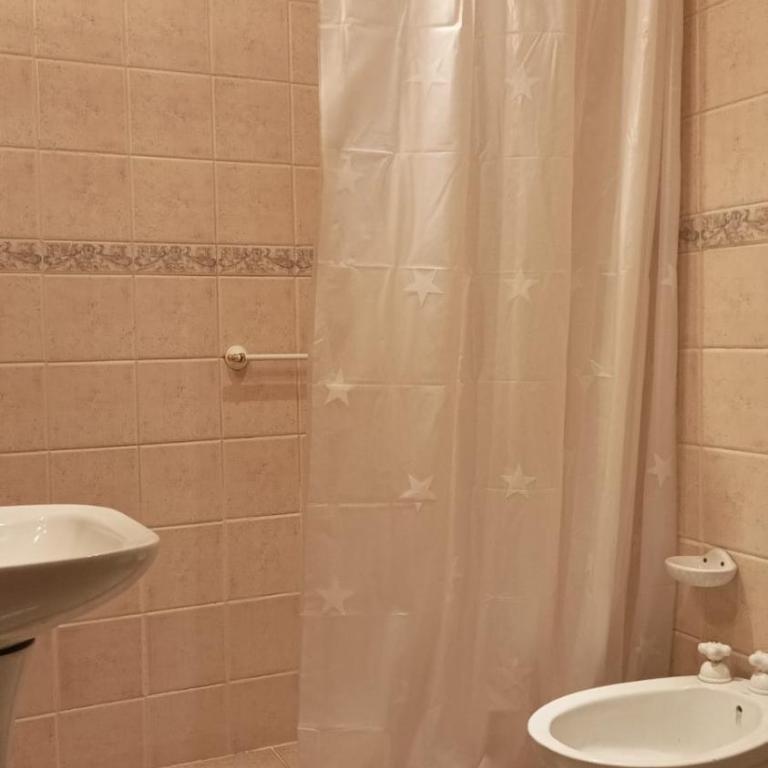 Casa 4 amb a 4 cuadras de la playa - Three-Bedroom House - 10
