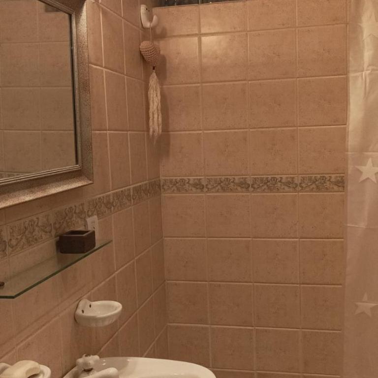 Casa 4 amb a 4 cuadras de la playa - Three-Bedroom House - 8
