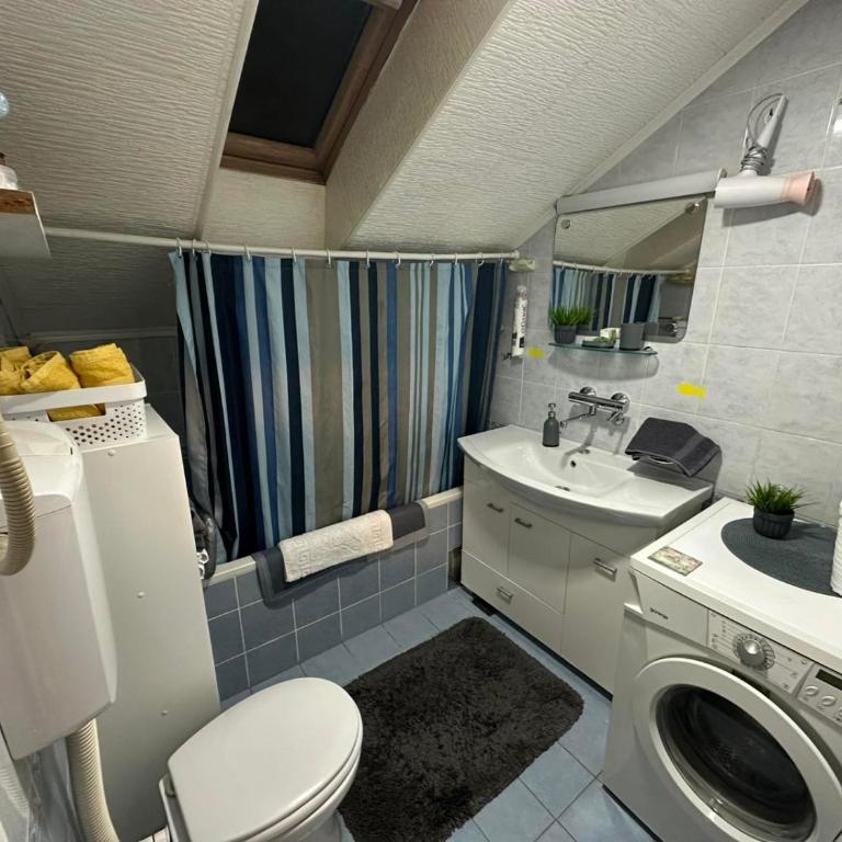 Kockica u krovu - One-Bedroom Apartment - 26