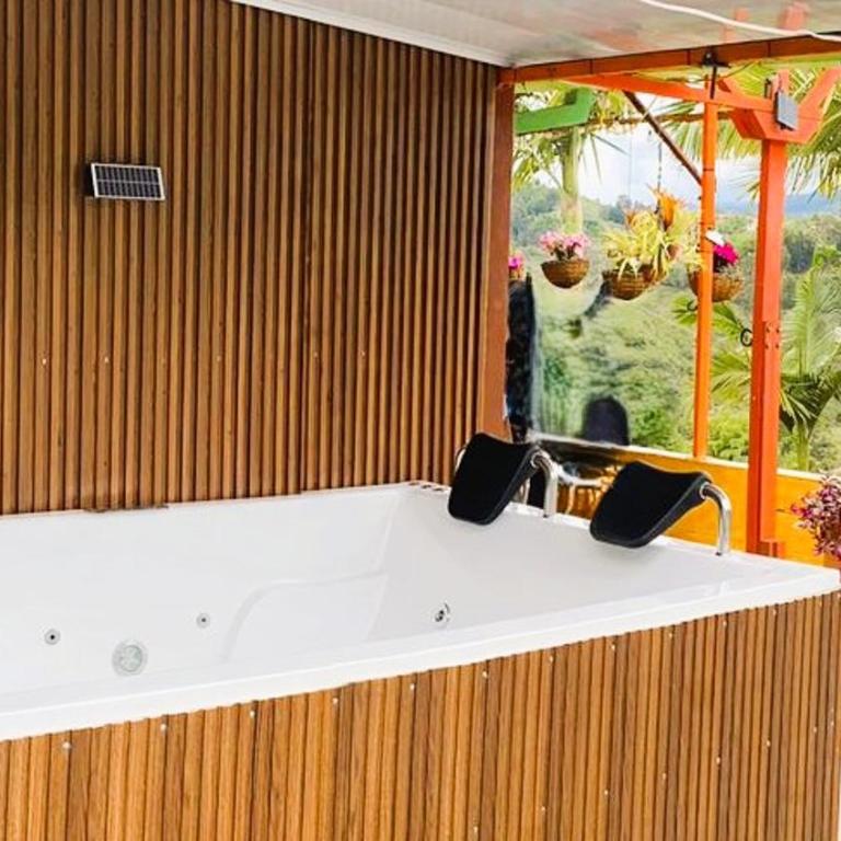 Hotel Campestre Alto lindo en Guatapé - Casa de 4 dormitorios - 2
