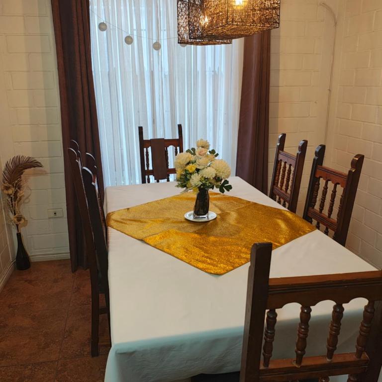 Hermosa Casa para turistas - Two-Bedroom House - 1