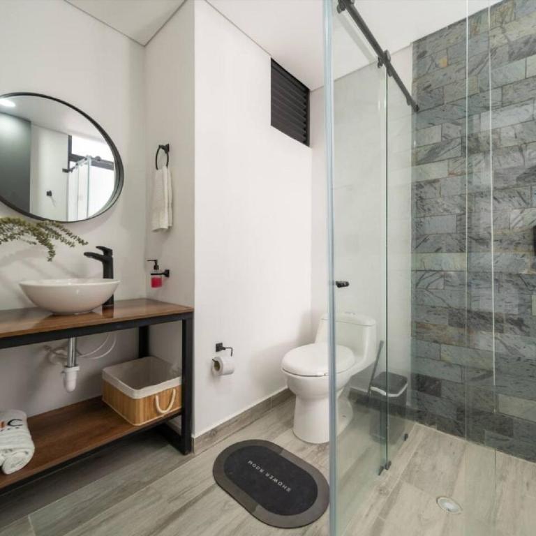 Epic Suite 512 Deluxe Airport - Suite - 4