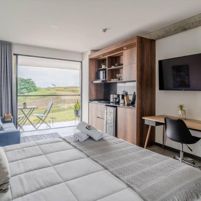 Epic Suite 512 Deluxe Airport - Suite - 9