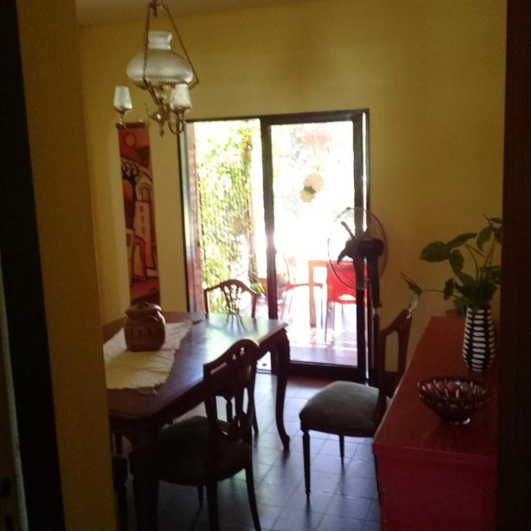 Casa quinta completa espaciosa con pileta seis o siete personas - Casa con 1 dormitorio - 2