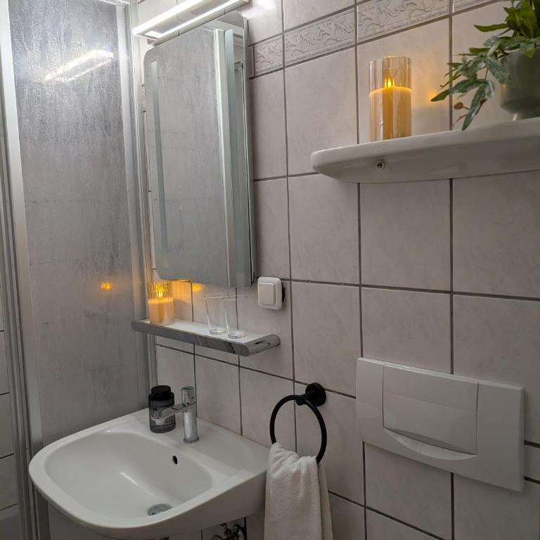 Modernes Appartement - ruhig, zentrumsnah, abendsonnige Loggia - Apartment mit 1 Schlafzimmer - 10