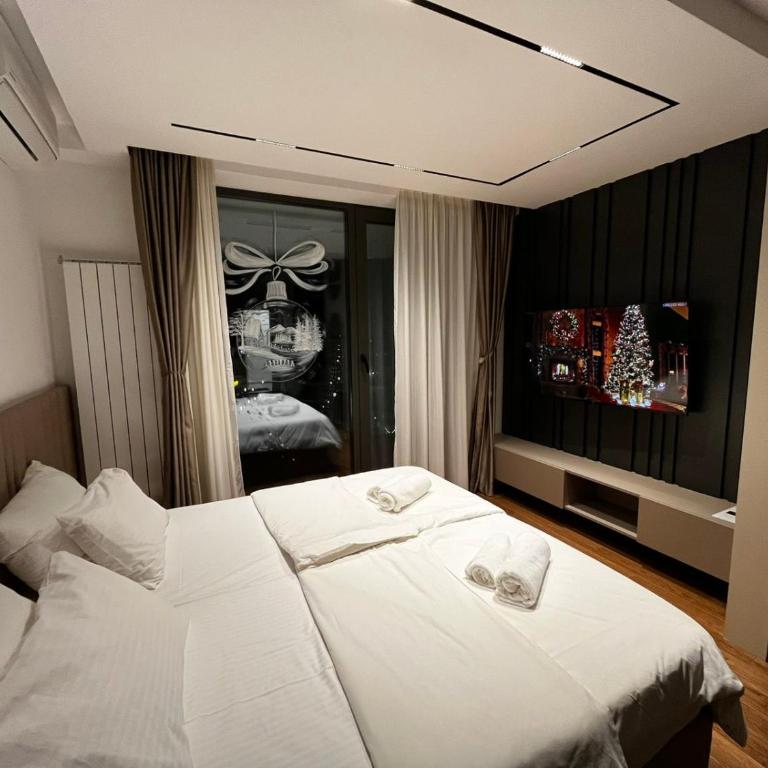 Planet Lux Apartment with secured parking In the garage - One-Bedroom Apartment - 8