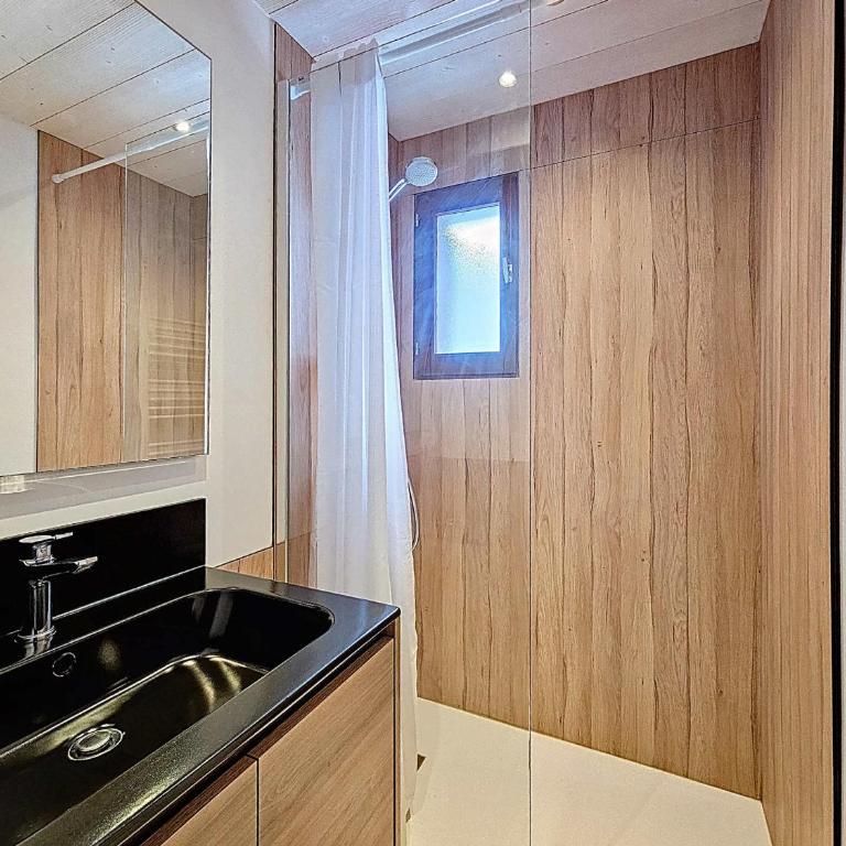 Appartement La Clusaz - 4/6 pers, Animaux bienvenus, Parking, RDC - FR-1-818-114 - Apartamento - 8