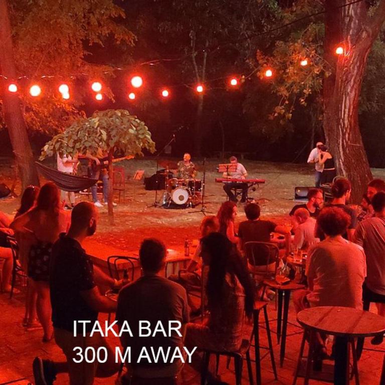 Parkside Place - Standard Double Room with Shared Bathroom - 10