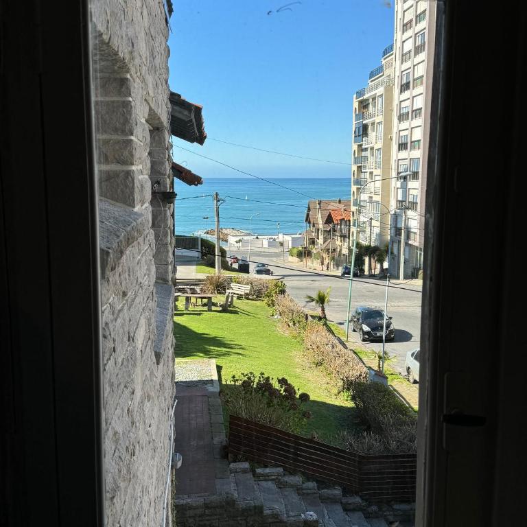 Rocarosa Beach House 2 - Four-Bedroom House - 9