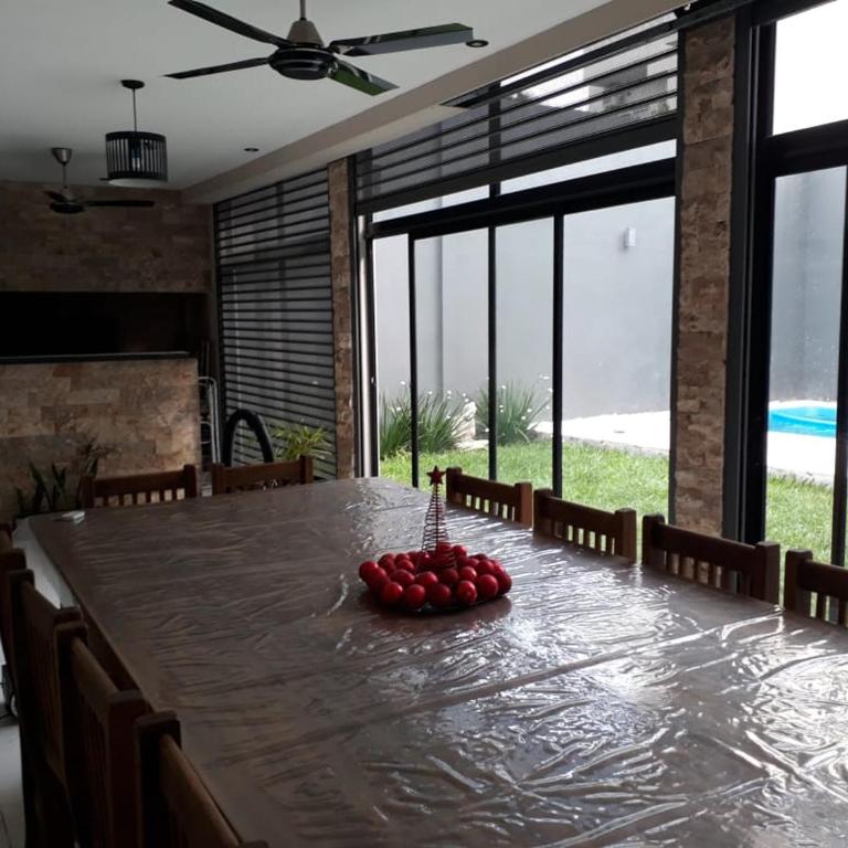 CASA CON PILETA EN EL CENTRO de CORRIENTES - Four-Bedroom House - 3