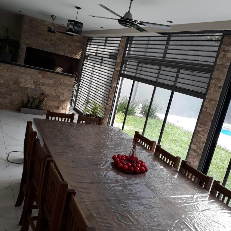 CASA CON PILETA EN EL CENTRO de CORRIENTES - Four-Bedroom House - 14