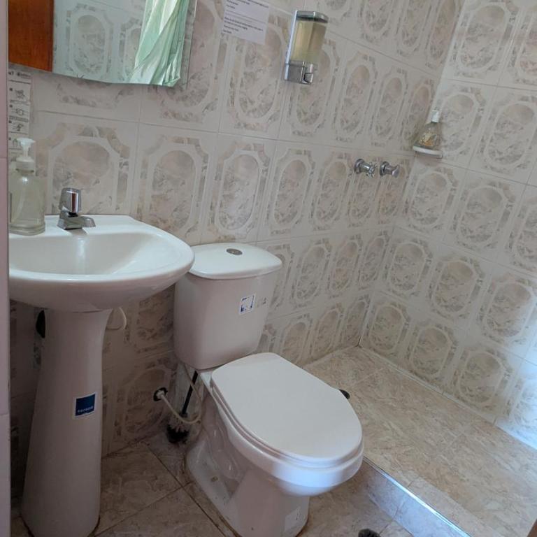 Casa de Huéspedes Faletto - Deluxe Queen Room with Two Queen Beds - 15