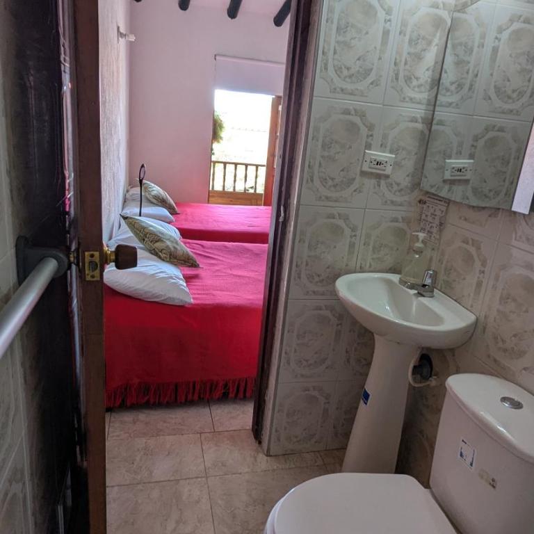 Casa de Huéspedes Faletto - Deluxe Queen Room with Two Queen Beds - 16