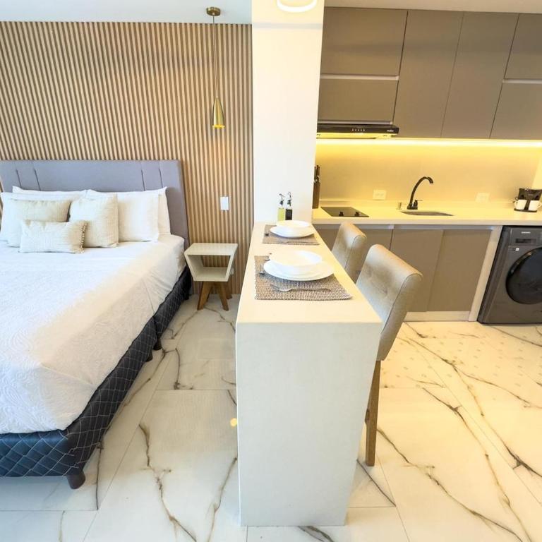 Ocean view apartment near the airport - One-Bedroom Apartment - 11