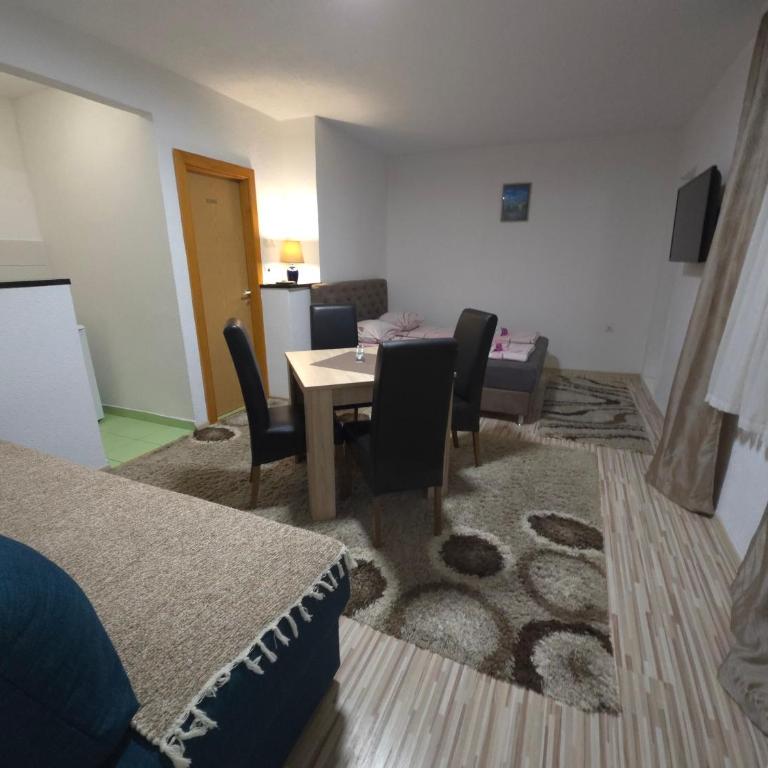 Guest House Nana - Two-Bedroom Deluxe Apartment - 24