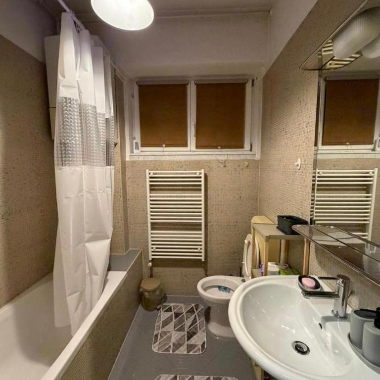 Retro Apartment Near the Cathedral - One-Bedroom Apartment - 3