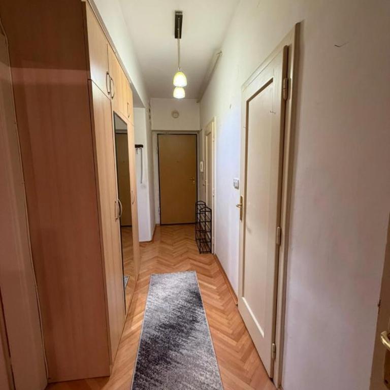 Retro Apartment Near the Cathedral - One-Bedroom Apartment - 5