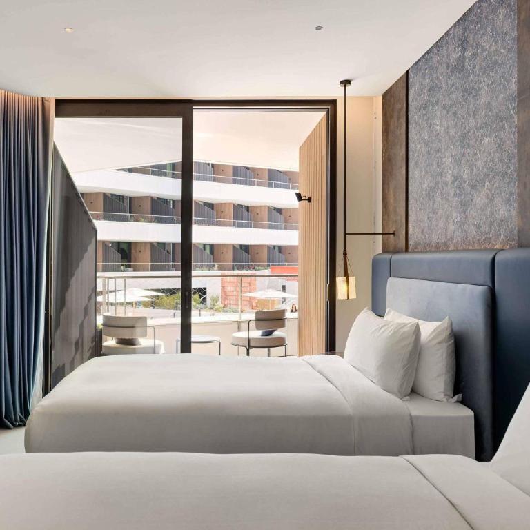 SLS Barcelona - Accessible Twin Room - 5