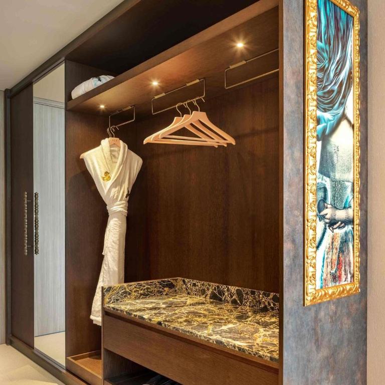 SLS Barcelona - King Room with Pool Access - Delight - 7