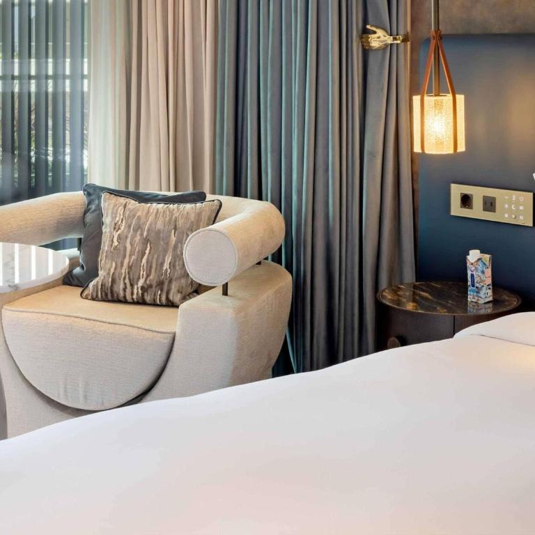 SLS Barcelona - King Room with Marina View - Captivate - 7