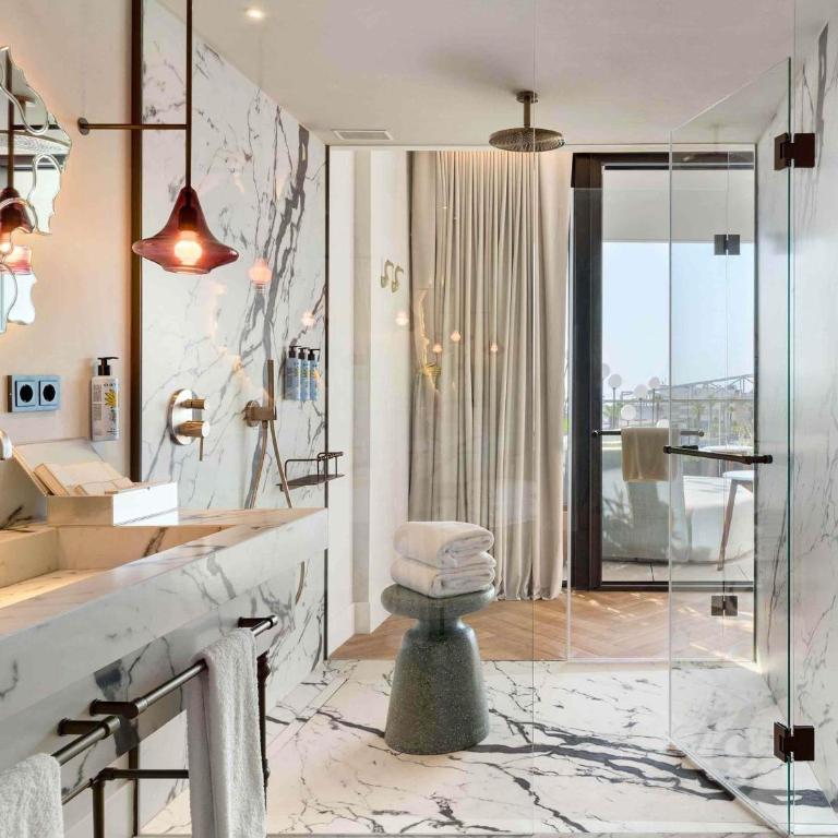 SLS Barcelona - Luxuriate Suite with Marina View - 9
