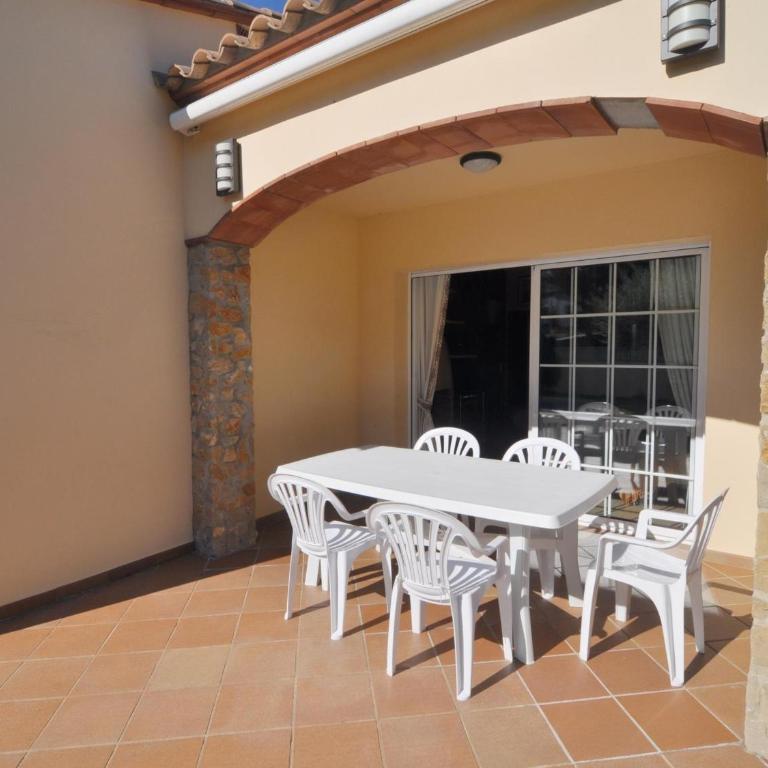 Casa espaciosa con jardín y piscina privada en L'Escala - HISP-7-82 - Villa - 2