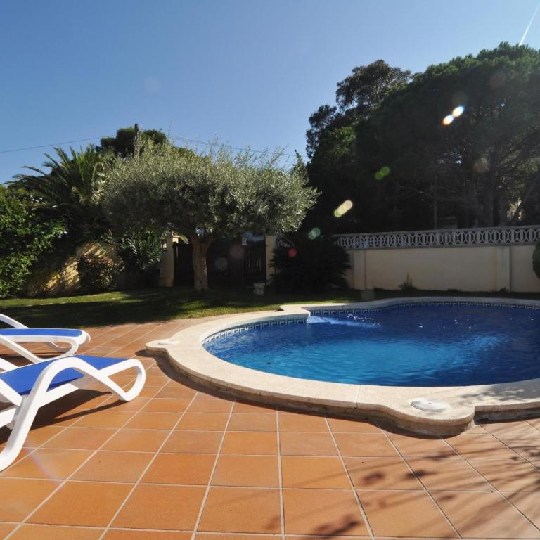 Casa espaciosa con jardín y piscina privada en L'Escala - HISP-7-82 - Villa - 21