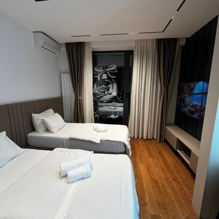 Planet Lux Apartment with secured parking In the garage - One-Bedroom Apartment - 4