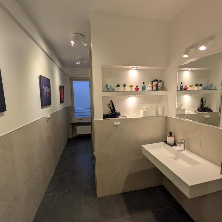 Munich Top Place direkt am Karlsplatz - Stachus 70 qm mit 2 Schlafzimmer Apartment Mila - Two-Bedroom Apartment - 18