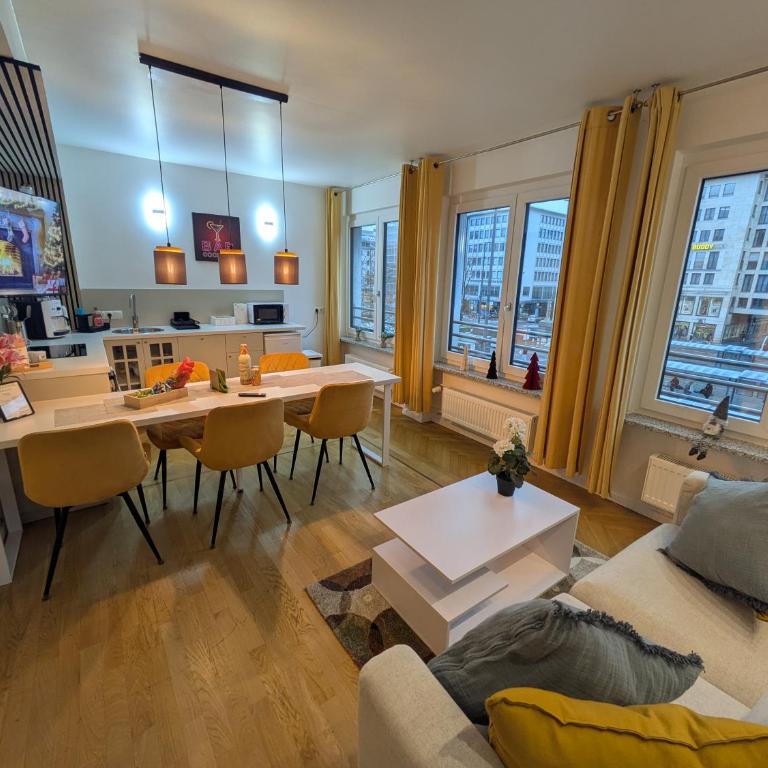 Munich Top Place direkt am Karlsplatz - Stachus 70 qm mit 2 Schlafzimmer Apartment Mila - Two-Bedroom Apartment - 2