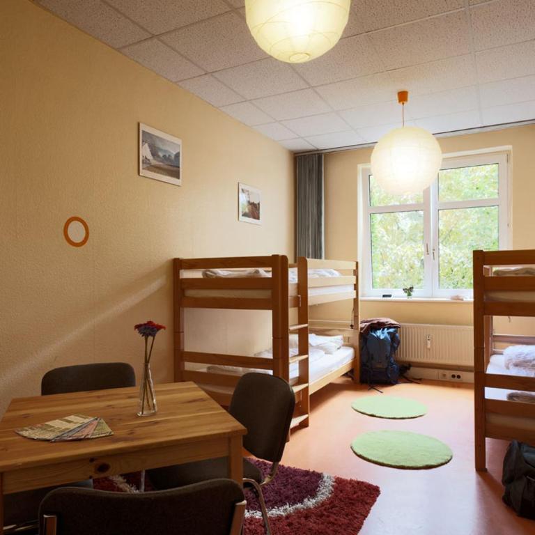 Parkside Place - Bed in 8-Bed Dormitory Room - 6